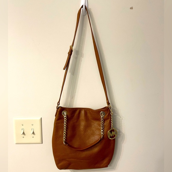 Michael Kors Handbags - Michael Kors Hobo Jet Set Pebbled Brown Shoulder Travel Tote with MK Charm